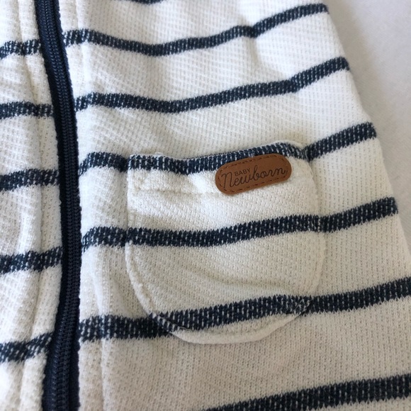 One piece - Picture 2 of 3